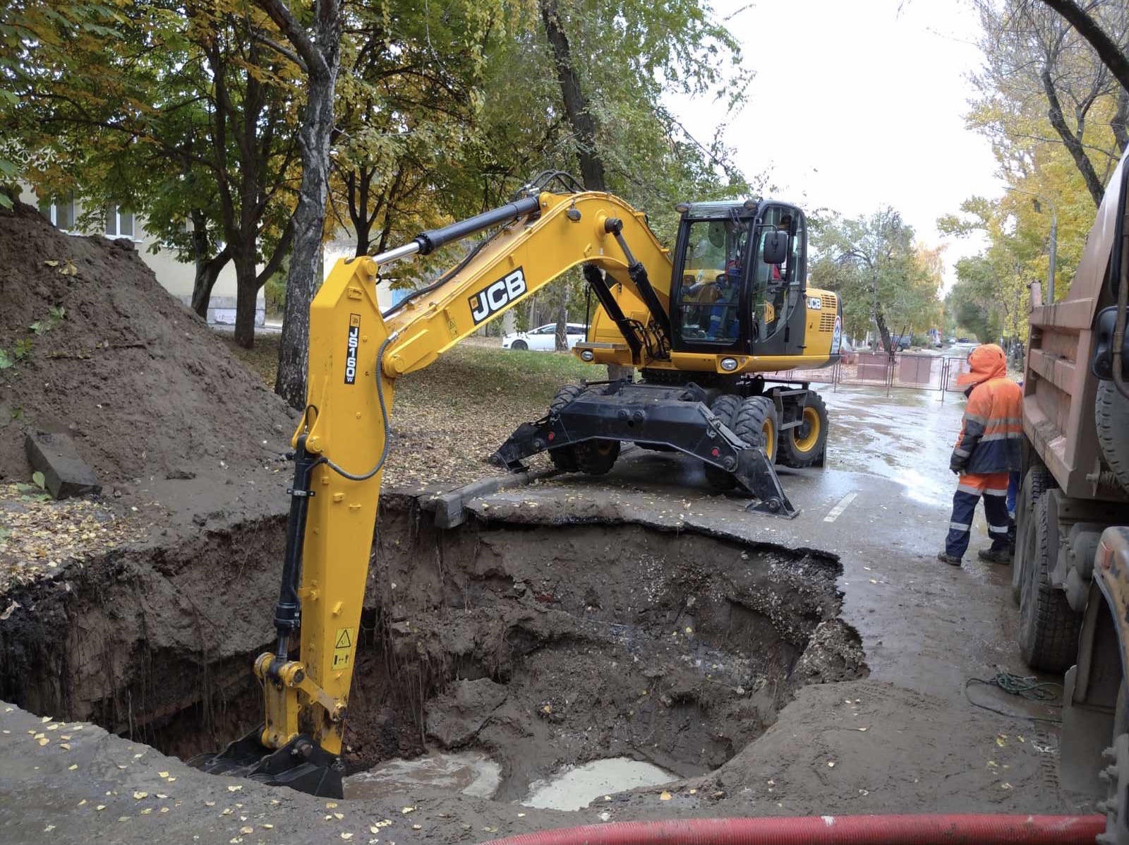 Водовод на Калинина отключён, все с водой ООО «Самарские коммунальные  системы»